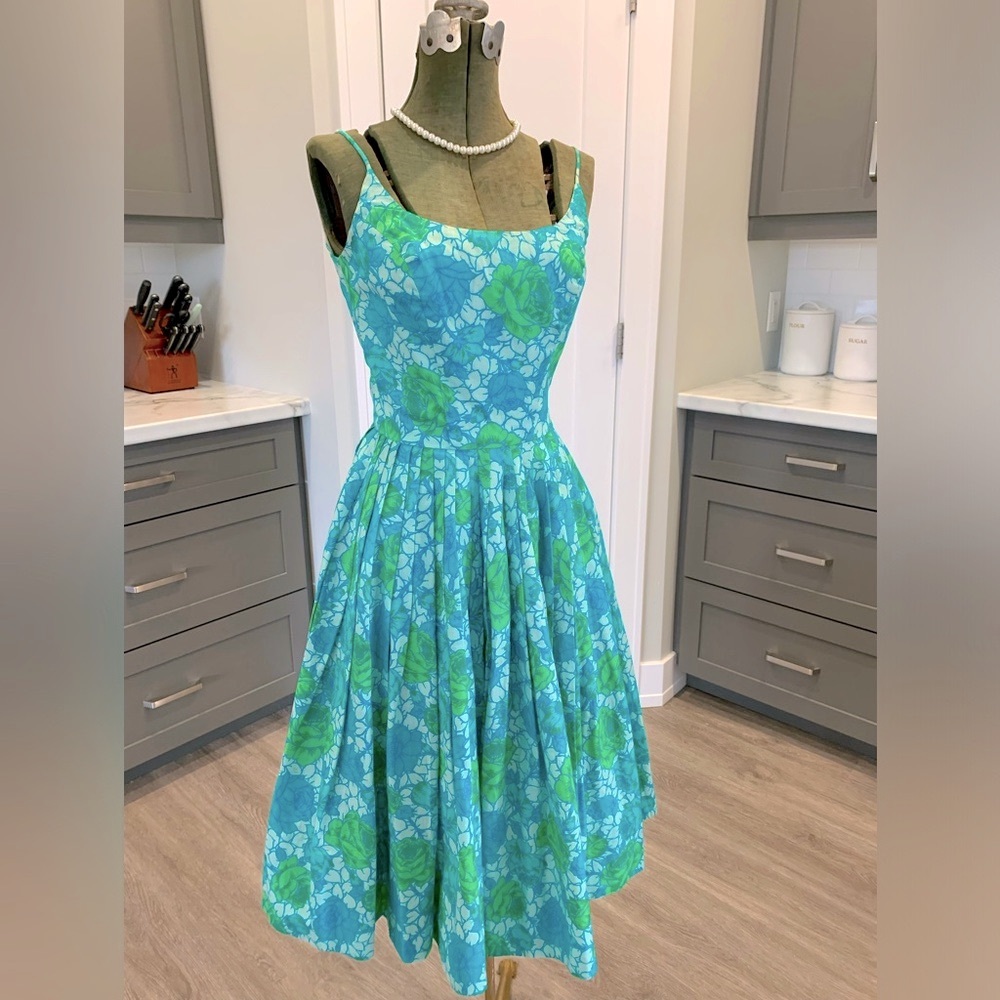 stunning! Early 60’s rose print cotton sundress - XXS